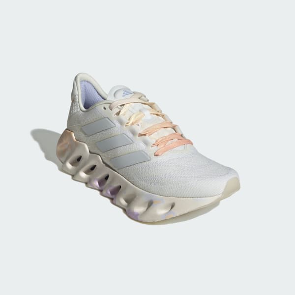 สีขาว รองเท้า adidas Switch FWD 2.0