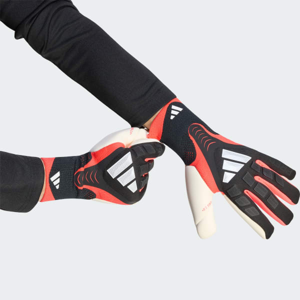 Black PREDATOR GOALKEEPER GLOVE PRO

