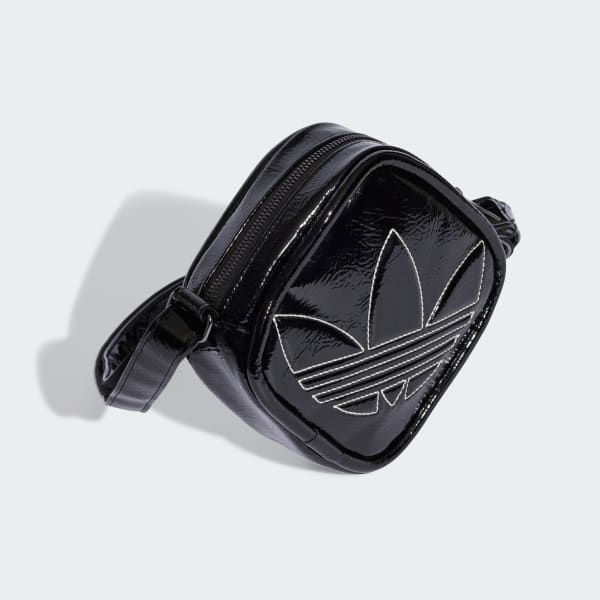 สีดำ กระเป๋าทรงข้าวหลามตัด Adicolor Premium Classic