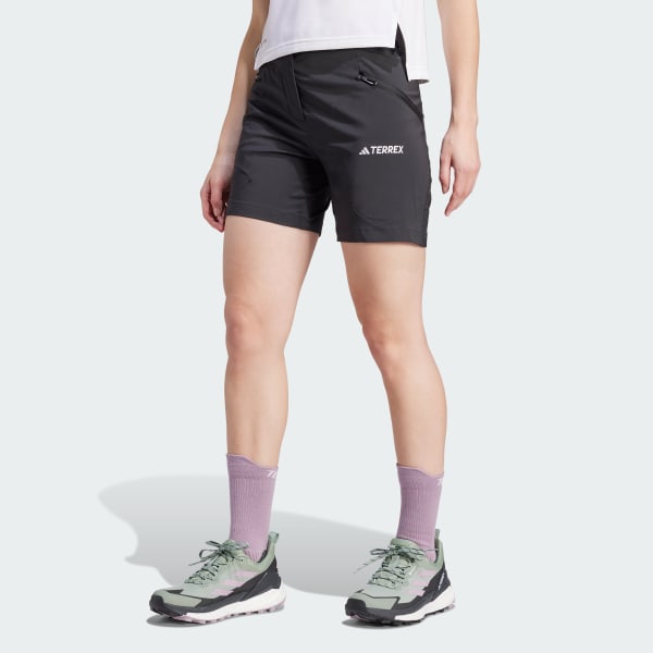Schwarz Terrex Xperior Mid Shorts
