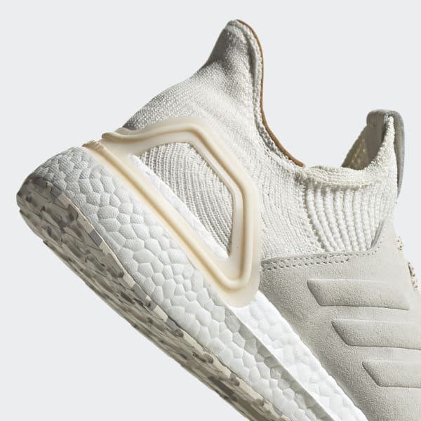 Ultraboost shop universal works