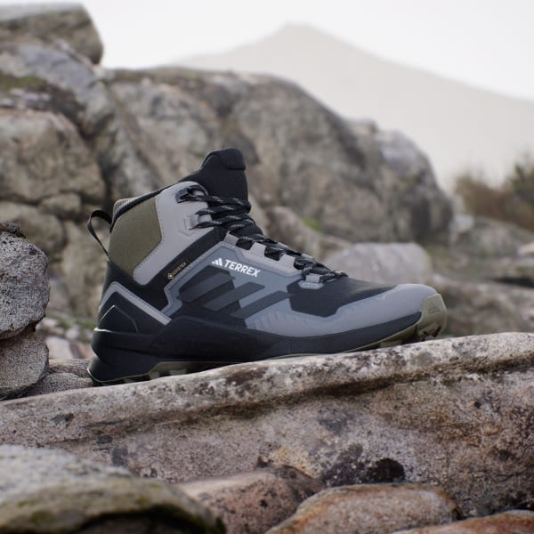 Siyah Terrex Swift R3 Mid GORE-TEX Yürüyüş Ayakkabısı