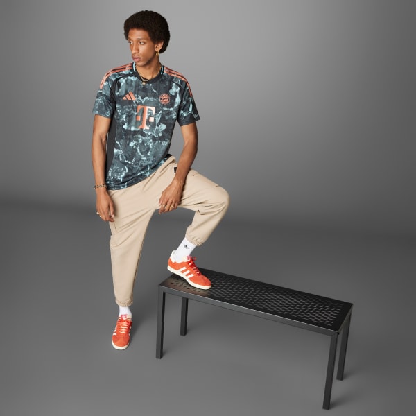 สีดำ เสื้อฟุตบอลชุดเยือน FC Bayern 24/25