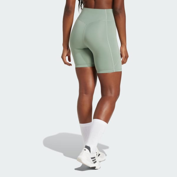 สีเขียว กางเกงรัดรูปขาสั้น 7 นิ้วมีกระเป๋า Optimé Essentials