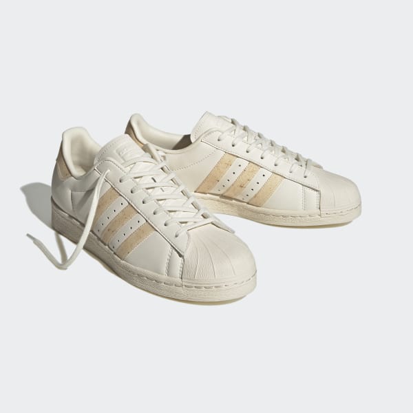 Weiss Superstar 82 Schuh
