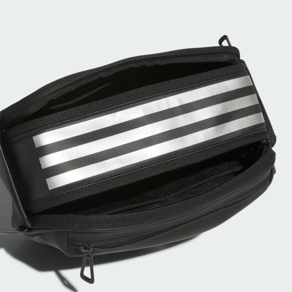 Black sales zip pouch