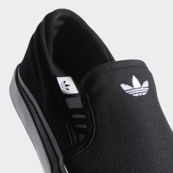 slip on black adidas
