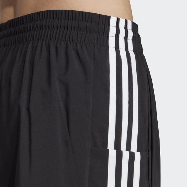 Shorts Essentials Chelsea 3 Tiras AEROREADY - Negro adidas | adidas Peru