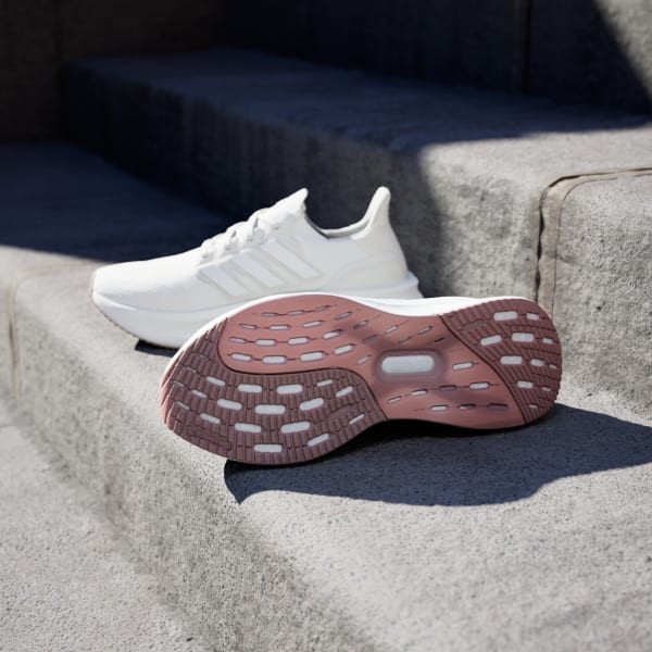 White Ultraboost 5