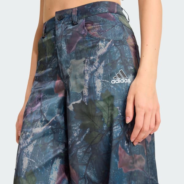 【ADIDAS】Cargo Pants - Black / KE3741 adidas Originals Leaf Camo Print Satin Cargo Pants - Black