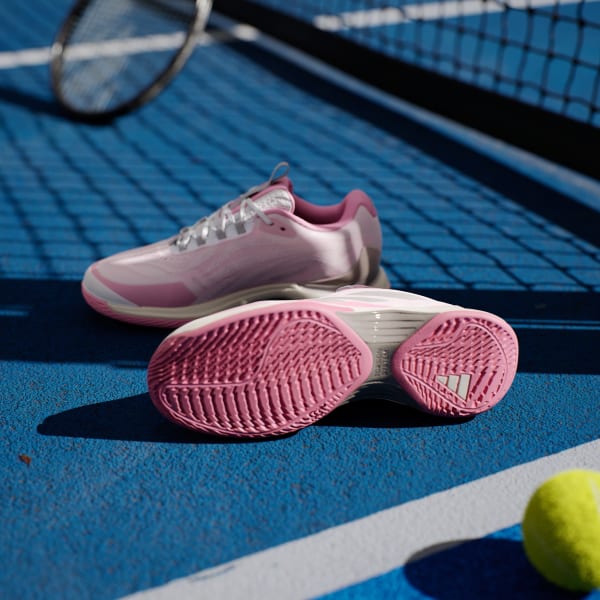 White Avacourt 2 Tennis Shoes
