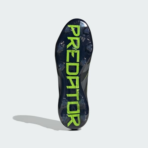 Negro Bota Predator Pro césped natural seco