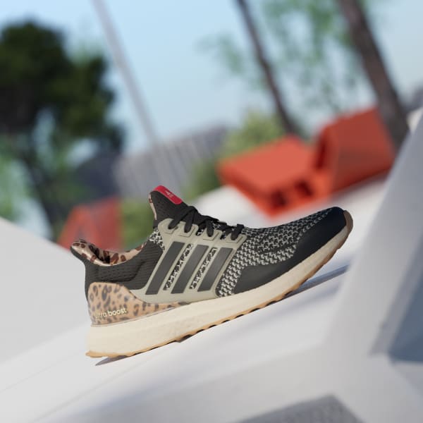 Hitam Sepatu Ultraboost 1.0