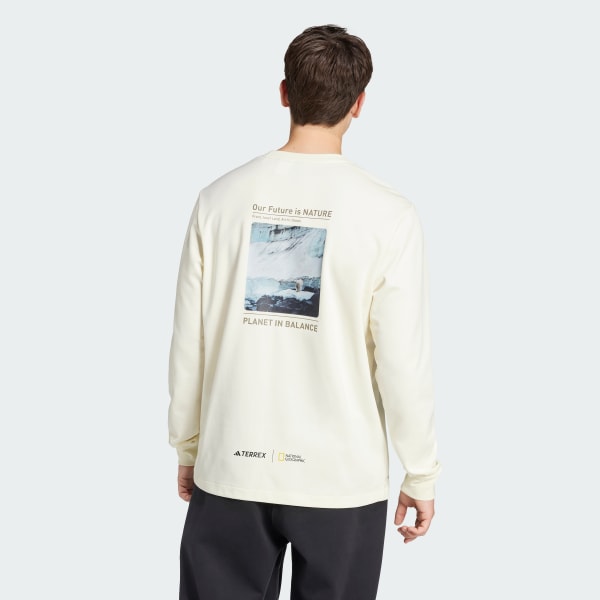 ベージュ ©ナショナル ジオグラフィック 長袖グラフィックTシャツ（ジェンダーニュートラル）