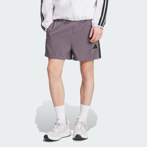 สีเทา กางเกงขาสั้น 5 นิ้ว Essentials 3-Stripes Chelsea