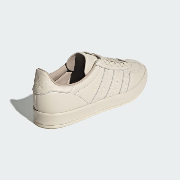 大人気の adidas Gazelle with Shipping Free | Beige - Shoes Indoor ジャケット・アウター