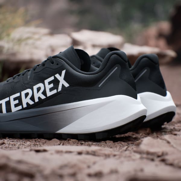 ◆売り切れ必至◆◆ADIDAS◆ TERREX Agravic 3 Trail Running Chaussure de trail running Terrex Agravic 3 - Noir adidas