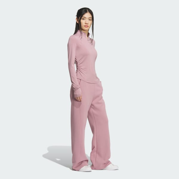 Lila STRICKHOSE, AUSGESTELLTES BEIN