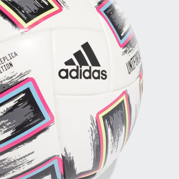 Adidas suspende patrocínio à federação de futebol da Rússia - 01/03/2022 -  Esporte - Folha