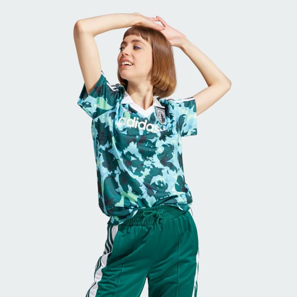 Otros lugares Brillante Serrado Camiseta manga corta Allover Print - Verde adidas | adidas España