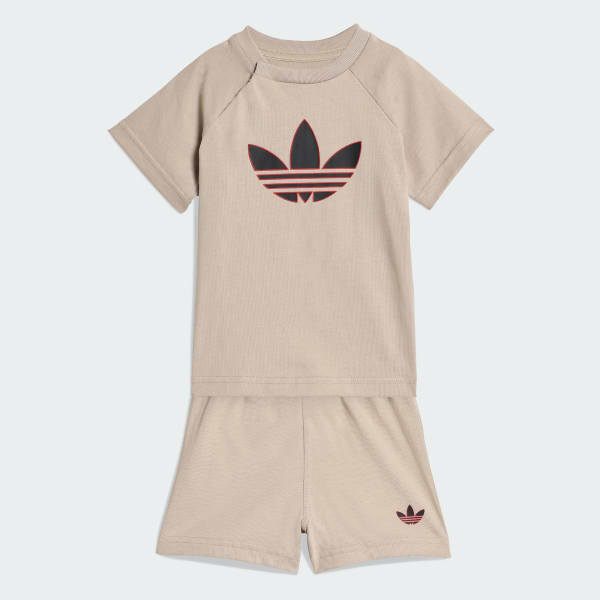 Beige CONJUNTO DE POLO Y SHORTS TRIFOLIO