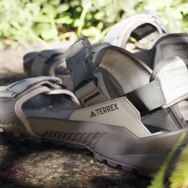 Vintage Adidas Hiking Sandals - 7.5 – Jak of all Vintage