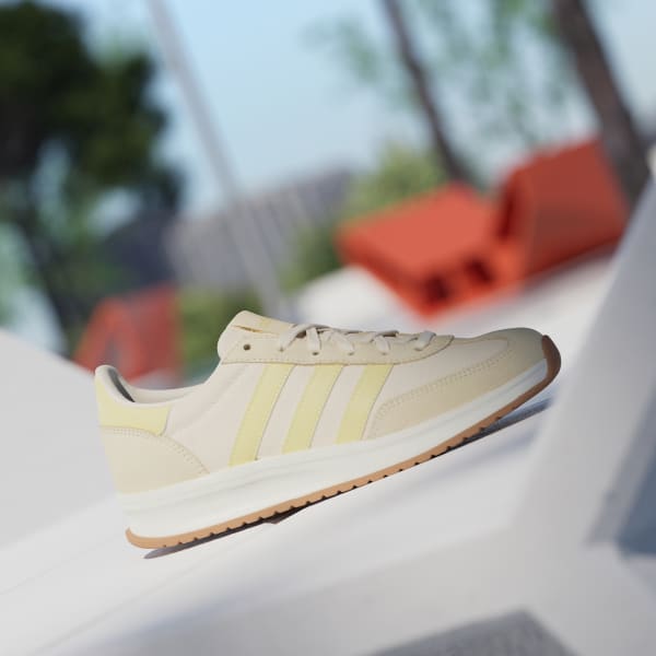 Putih Sepatu RUN 70s 2.0