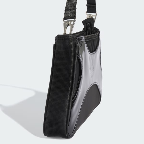 25SSショルダーバッグ【ADIDAS】Clutch Shoulder Bag★2色 adidas CLUTCH SHOULDER BAG シルバーメタリック（アディダス