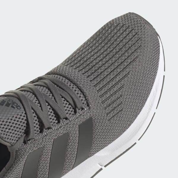 Adidas running hotsell yamo 1.0 shoes