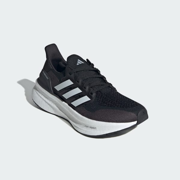 Schwarz Ultraboost 5 Laufschuh