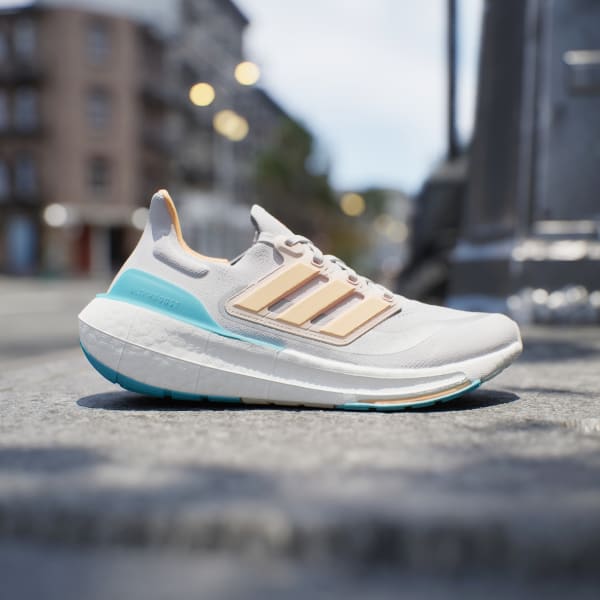 Tenis Ultraboost Light 23