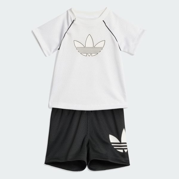 สีขาว เสื้อยืดและกางเกงขาสั้นผ้าตาข่าย