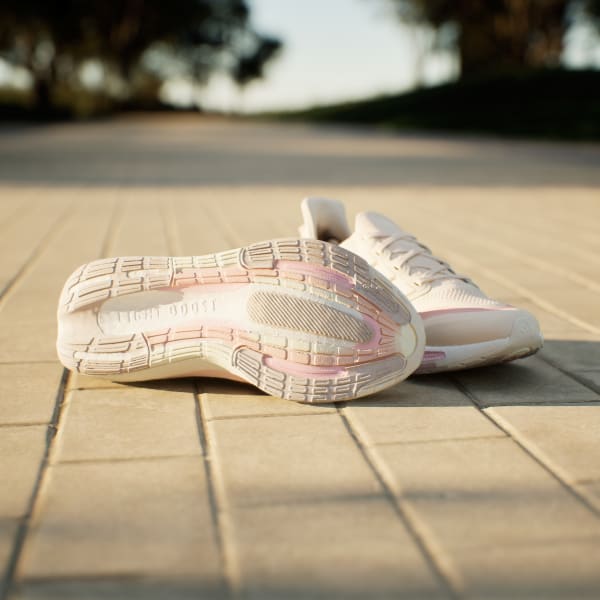 สีขาว รองเท้า Ultraboost Light