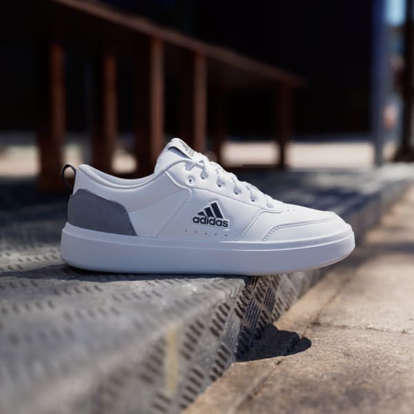Blanco Tenis Park Street