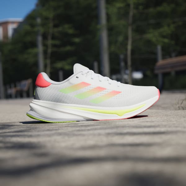 White Supernova Rise Running Shoes
