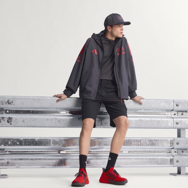 Schwarz AUDI REVOLUT F1 TEAM MECHANICS REGENJACKE