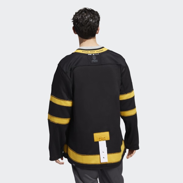 Toronto Maple Leafs to wear reversible, Justin Bieber-designed