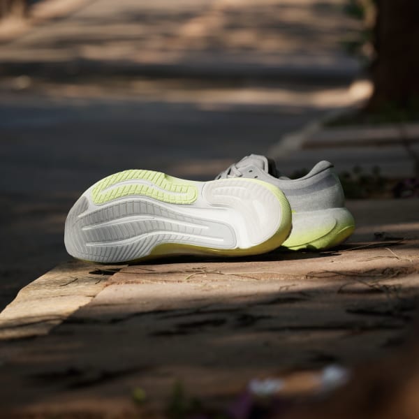 Gra SUPERNOVA RISE 3 LÖPARSKOR