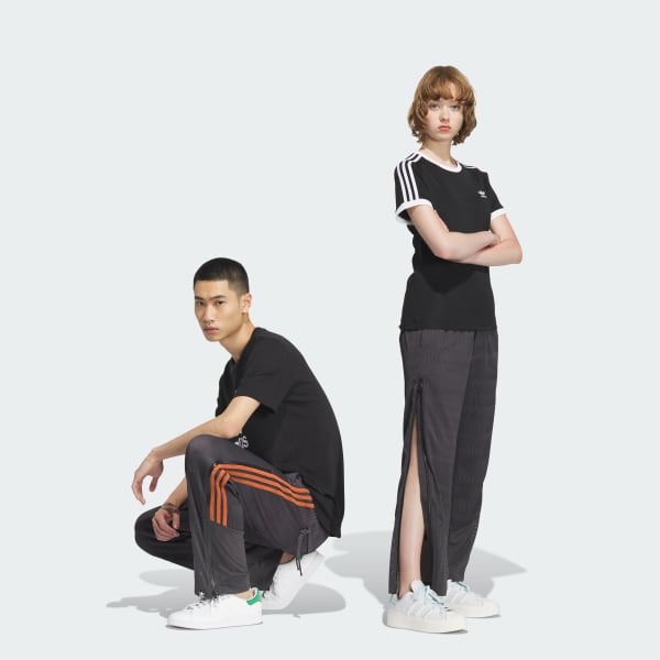 Adidas with stripes online only on one side
