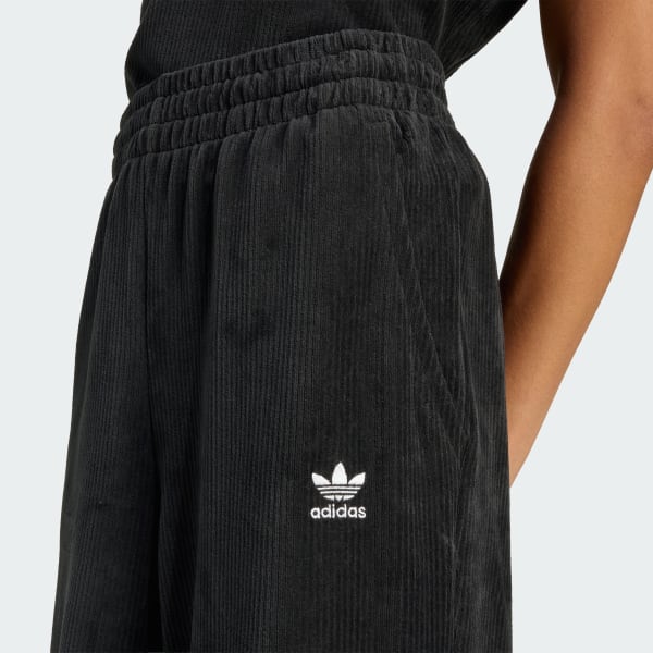 アディダス エッセンシャルズ シェニール トラックパンツ（ジャージ