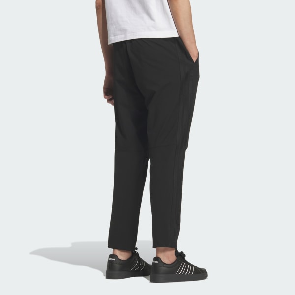 ブラック 軽パン ストレッチコミューターレギュラーテーパードパンツ