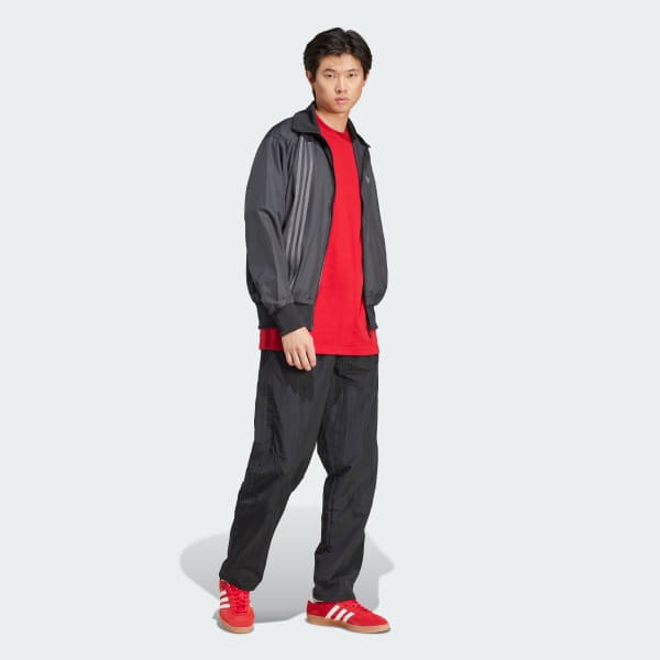 สีแดง เสื้อยืดพิมพ์ลาย Fashion Label