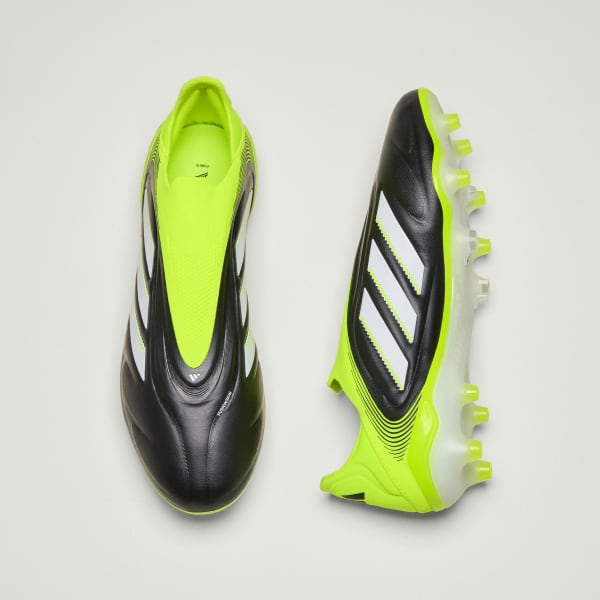 Nero Scarpe Copa Pure 3 Elite Laceless per terreni compatti.