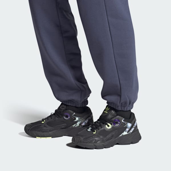 Negro Tenis Astir