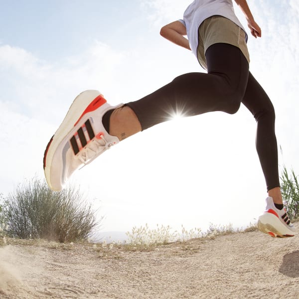 Blanco Tenis Ultraboost Light 23
