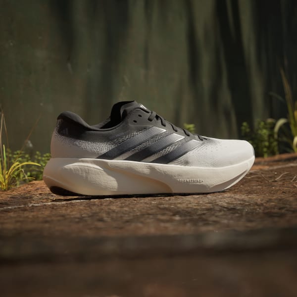 Vit SUPERNOVA RISE 3 LÖPARSKOR