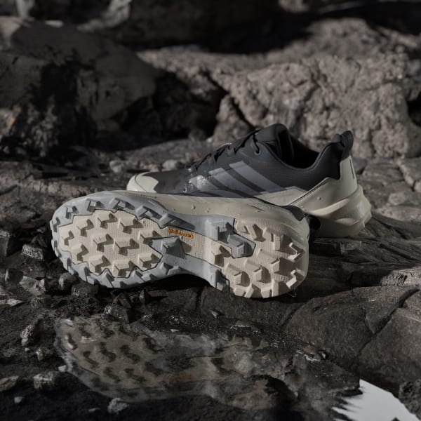 Gri Terrex Skychaser AX5 GORE-TEX Yürüyüş Ayakkabısı