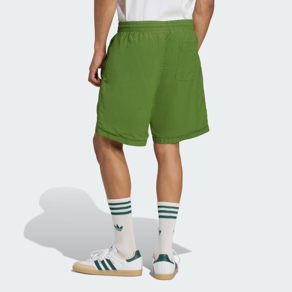 Shorts Woven Trefoil Essentials - Verde adidas | adidas Brasil