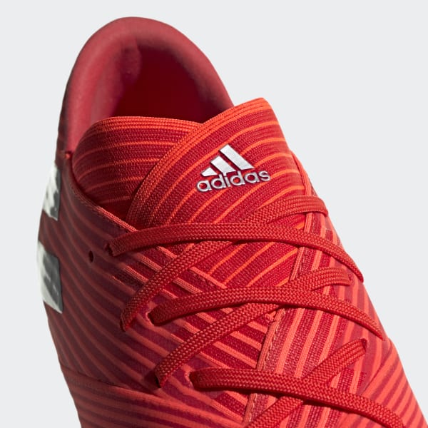 chuteira nemeziz 19.2 campo