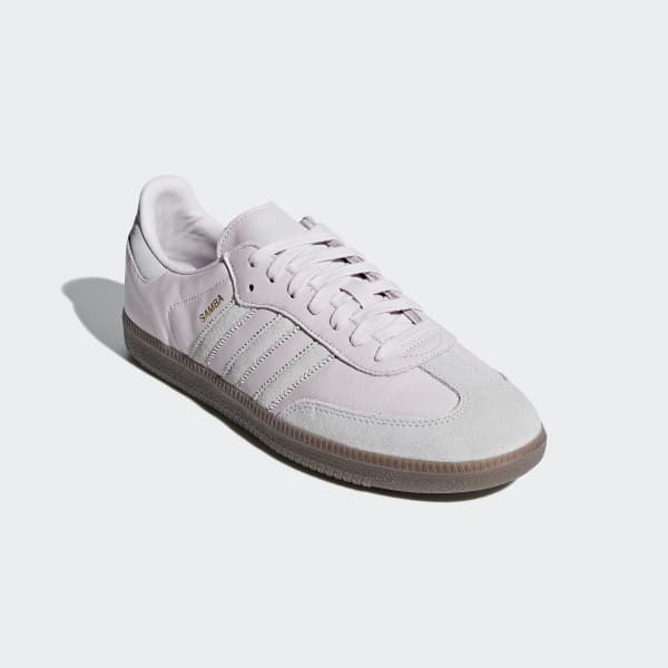 adidas met roze neus adidas met roze neus